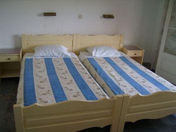 Anna Maria Studios And Apartments Мораитика Екстериор снимка