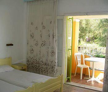 Anna Maria Studios And Apartments Мораитика Екстериор снимка
